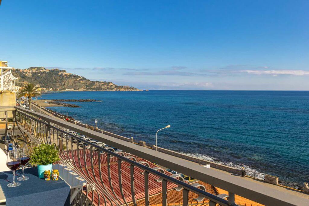 Tyche Apartment Appartamento Giardini Naxos Taormina Sicilia Sicily view sea mare vista