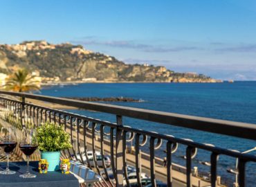 Tyche Apartment Appartamento Giardini Naxos Taormina Sicilia Sicily view sea mare vista